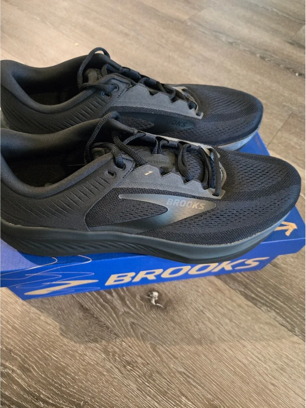 Brooks Anthem 8 Men’s Size 12 Wide 2E Black Running Shoes New in Box